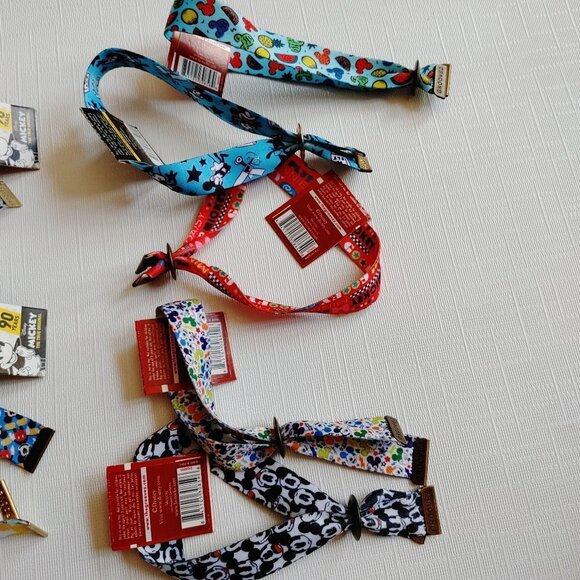 Lot of Disney Groovez Fabric Wrist Bands NWT Lof of 5 - Picture 5 of 6